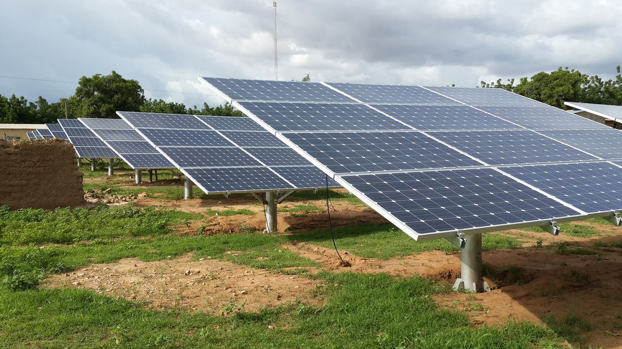 Aplicación de la caja combinadora de CA en la industria fotovoltaica distribuida