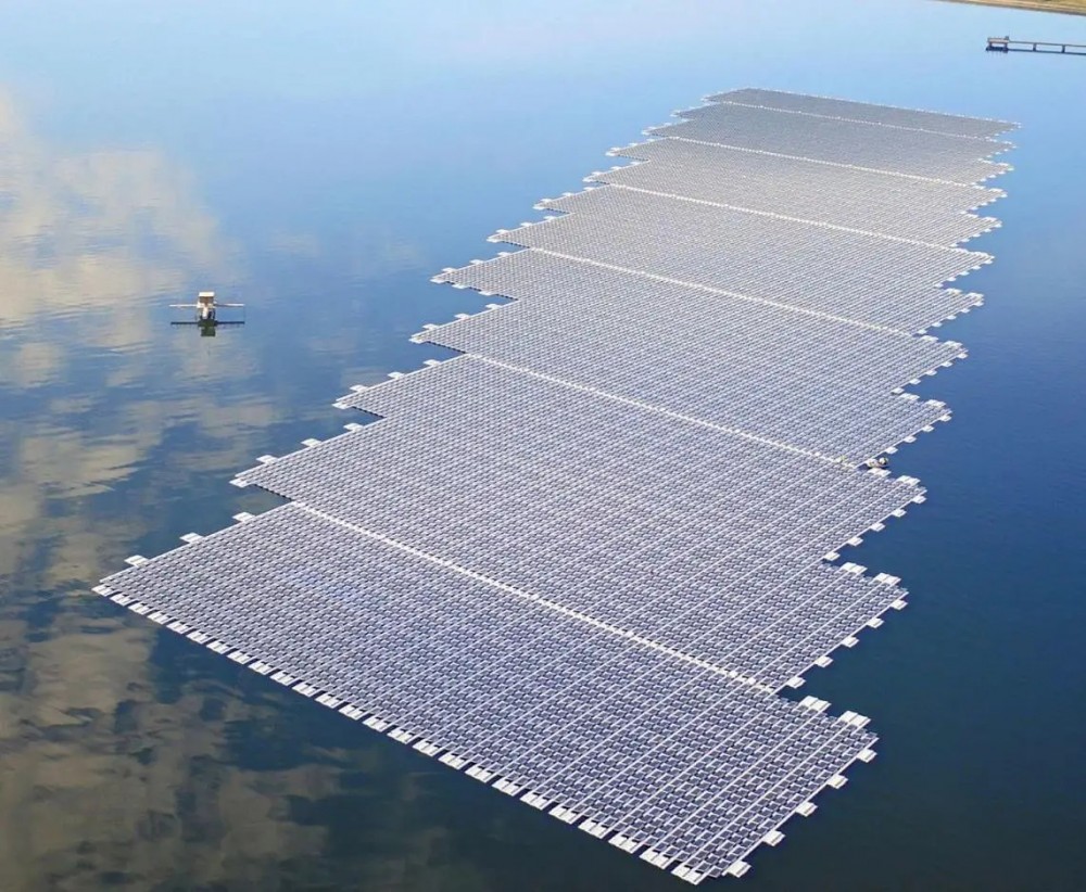 Fotovoltaica flotante marina